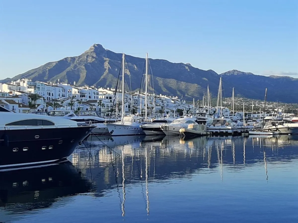 Charming Apartment In Puerto Banus Marbella