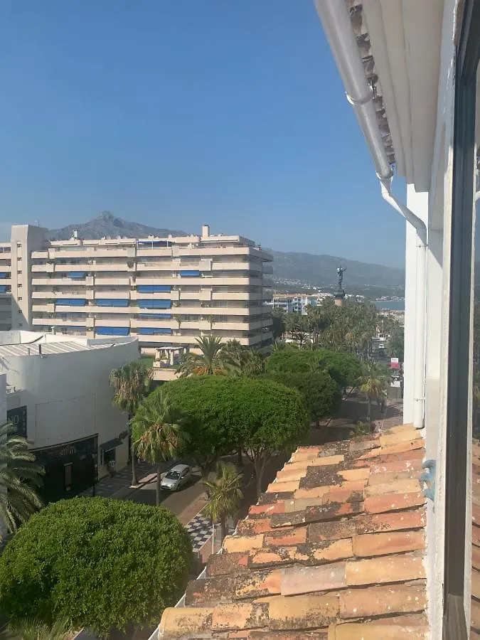 Charming Apartment In Puerto Banus Marbella