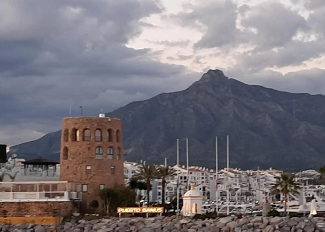 Charming Apartment In Puerto Banus Marbella